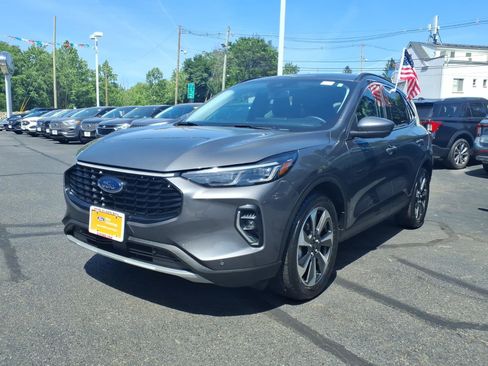 Certified 2023 Ford Escape Platinum AWD/4WD image 4