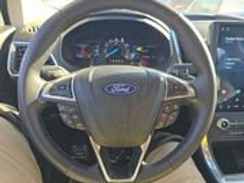 Used 2023 Ford Edge Titanium image 7