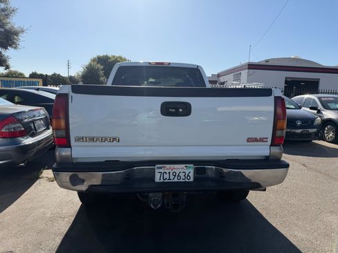 Used 2003 GMC Sierra 1500 SLT w/ SLT Preferred Equipment Group AWD/4WD image 5