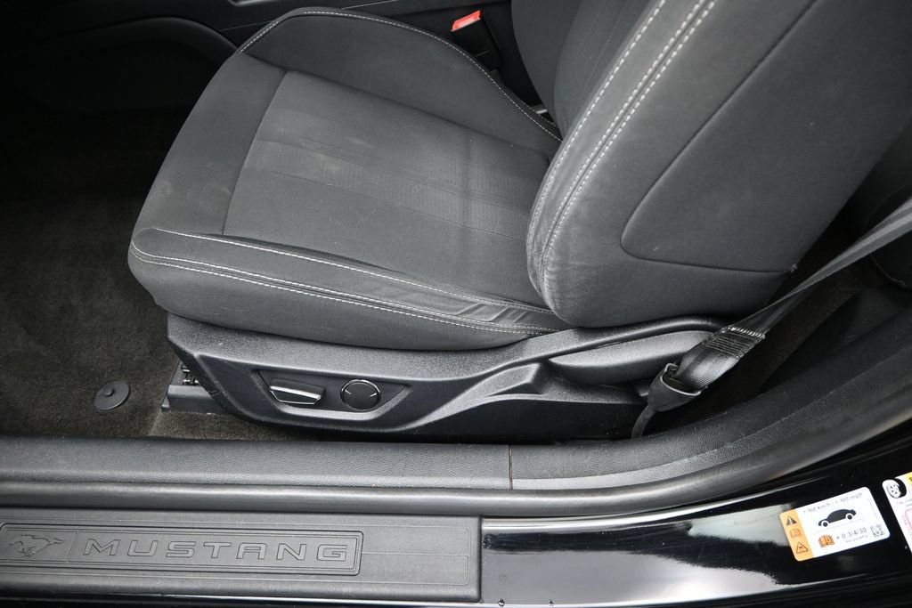 Used 2018 Ford Mustang GT RWD image 13