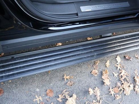 New 2026 GMC Yukon XL Denali w/ Sun & Power Step Package AWD/4WD image 8