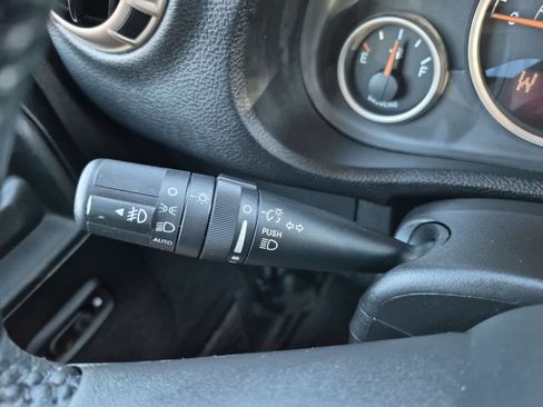 Used 2016 Jeep Wrangler Unlimited Sahara AWD/4WD image 26