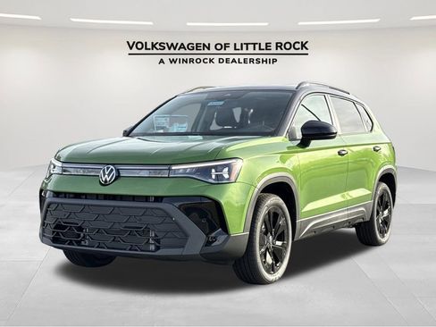 New 2026 Volkswagen Taos SE FWD image 1