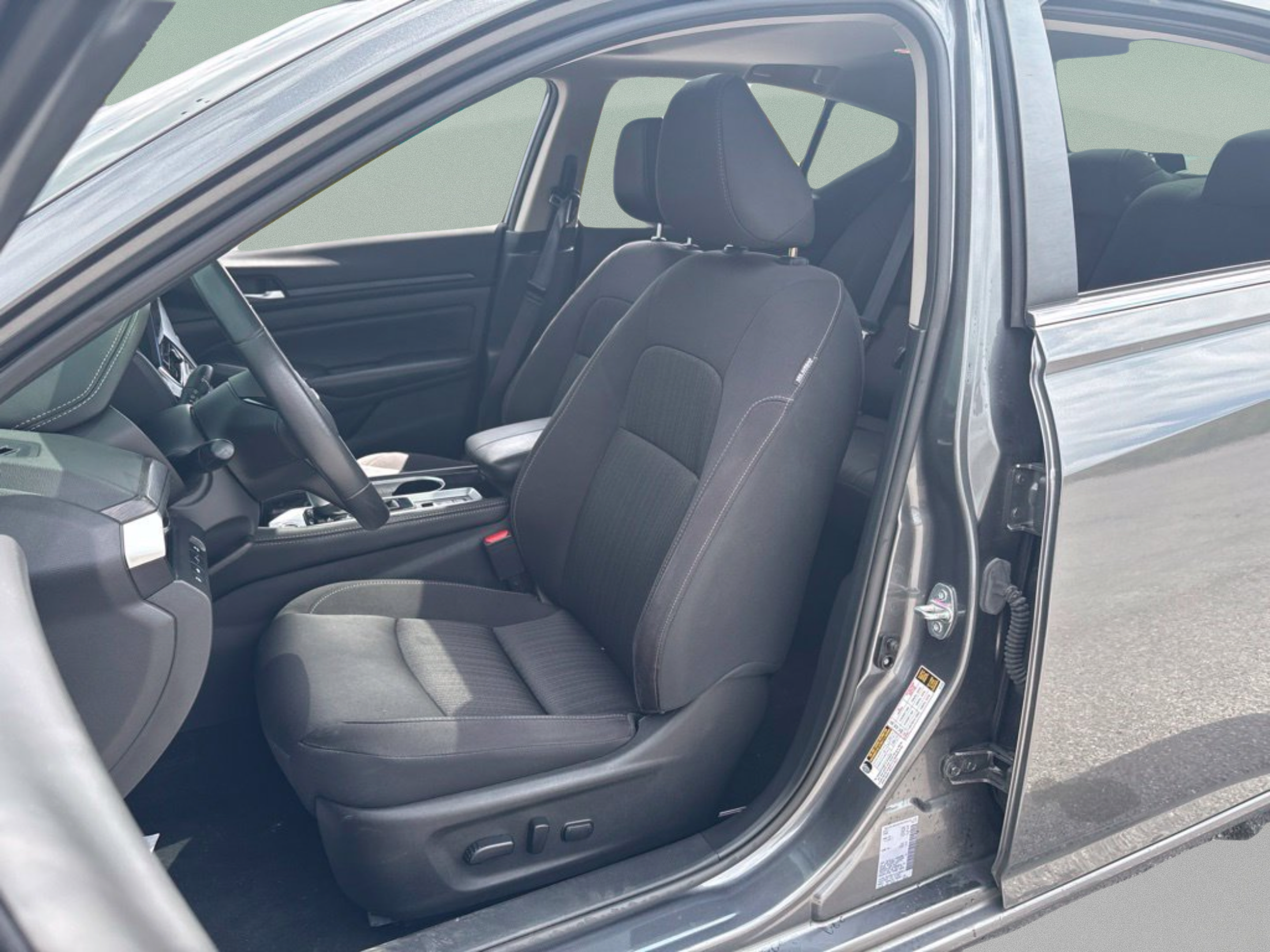 Used 2024 Nissan Altima 2.5 SV w/ SV Premium Package FWD image 19