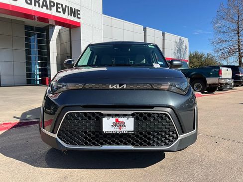 Used 2025 Kia Soul LX w/ LX Technology Package image 4