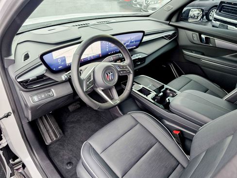 Used 2025 Buick Enclave Sport Touring image 7