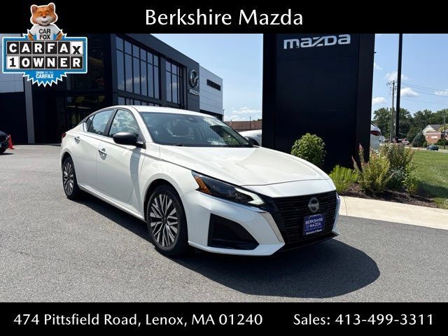 Used 2025 Nissan Altima 2.5 SV FWD image 1