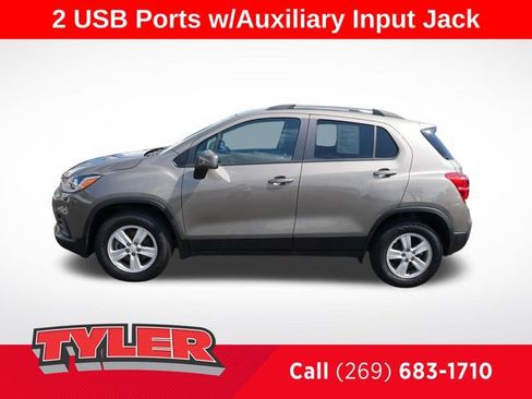 Used 2022 Chevrolet Trax LT w/ LT Convenience Package AWD/4WD image 4