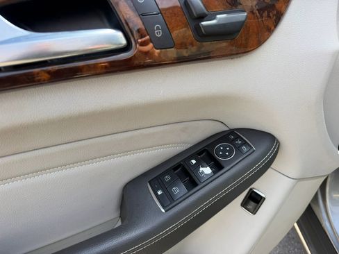 Used 2012 Mercedes-Benz ML 350 ML 350 4MATIC Sport Utility 4D image 24