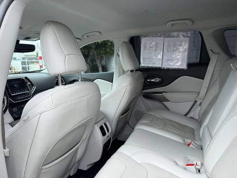 Used 2020 Jeep Cherokee Limited FWD image 17