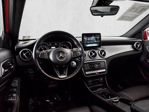 Used 2018 Mercedes-Benz GLA 250 4MATIC image 19