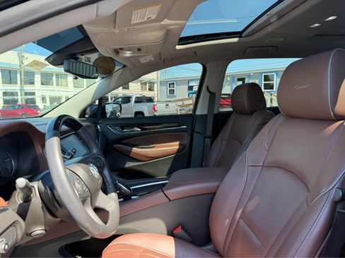 Used 2021 Buick Enclave Avenir w/ Avenir Technology Package AWD/4WD image 10