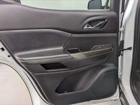 Used 2020 GMC Acadia SLT image 16