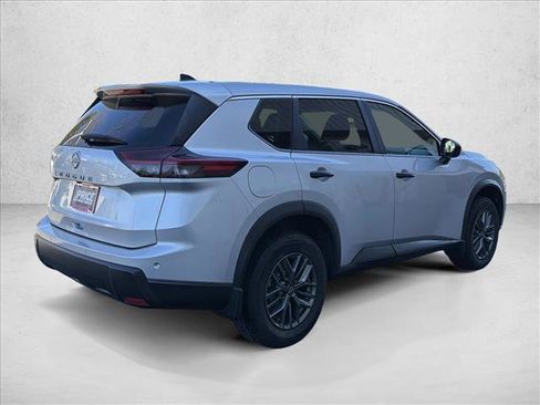 Used 2024 Nissan Rogue S FWD image 5