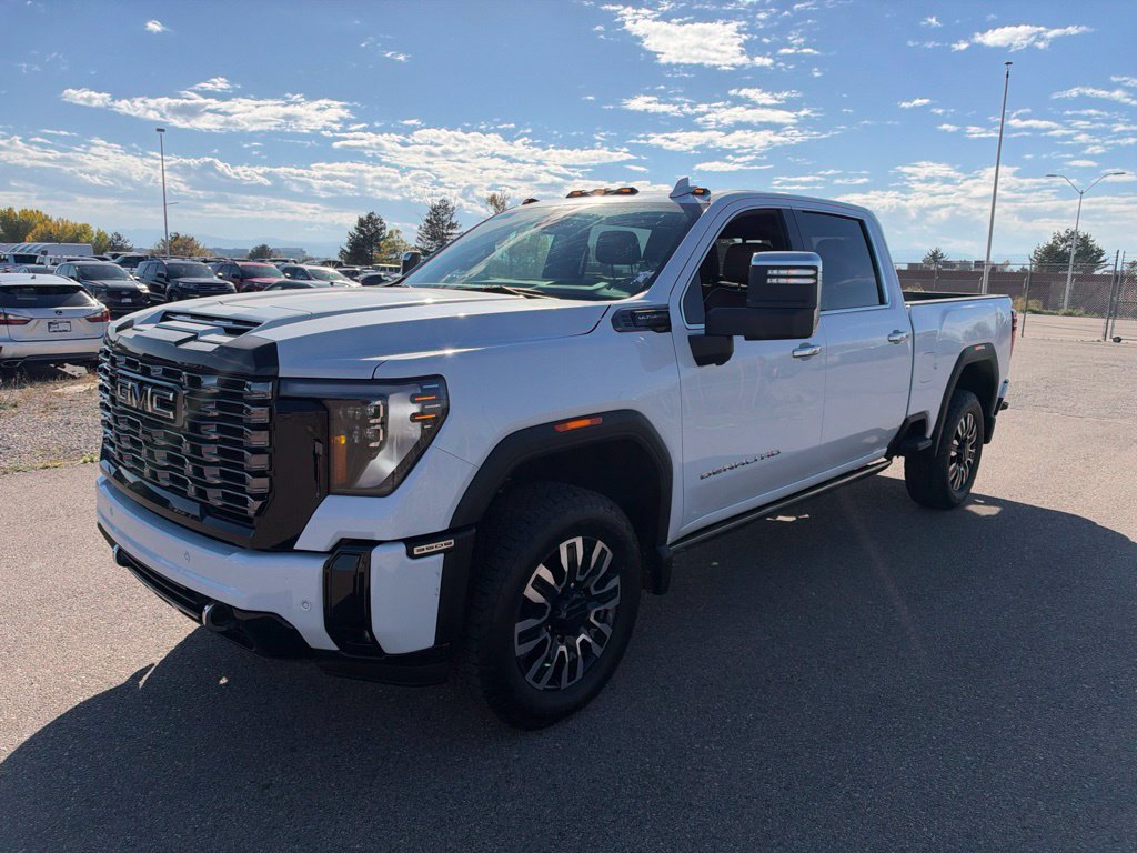 Used 2026 GMC Sierra 3500 Denali Ultimate AWD/4WD image 2