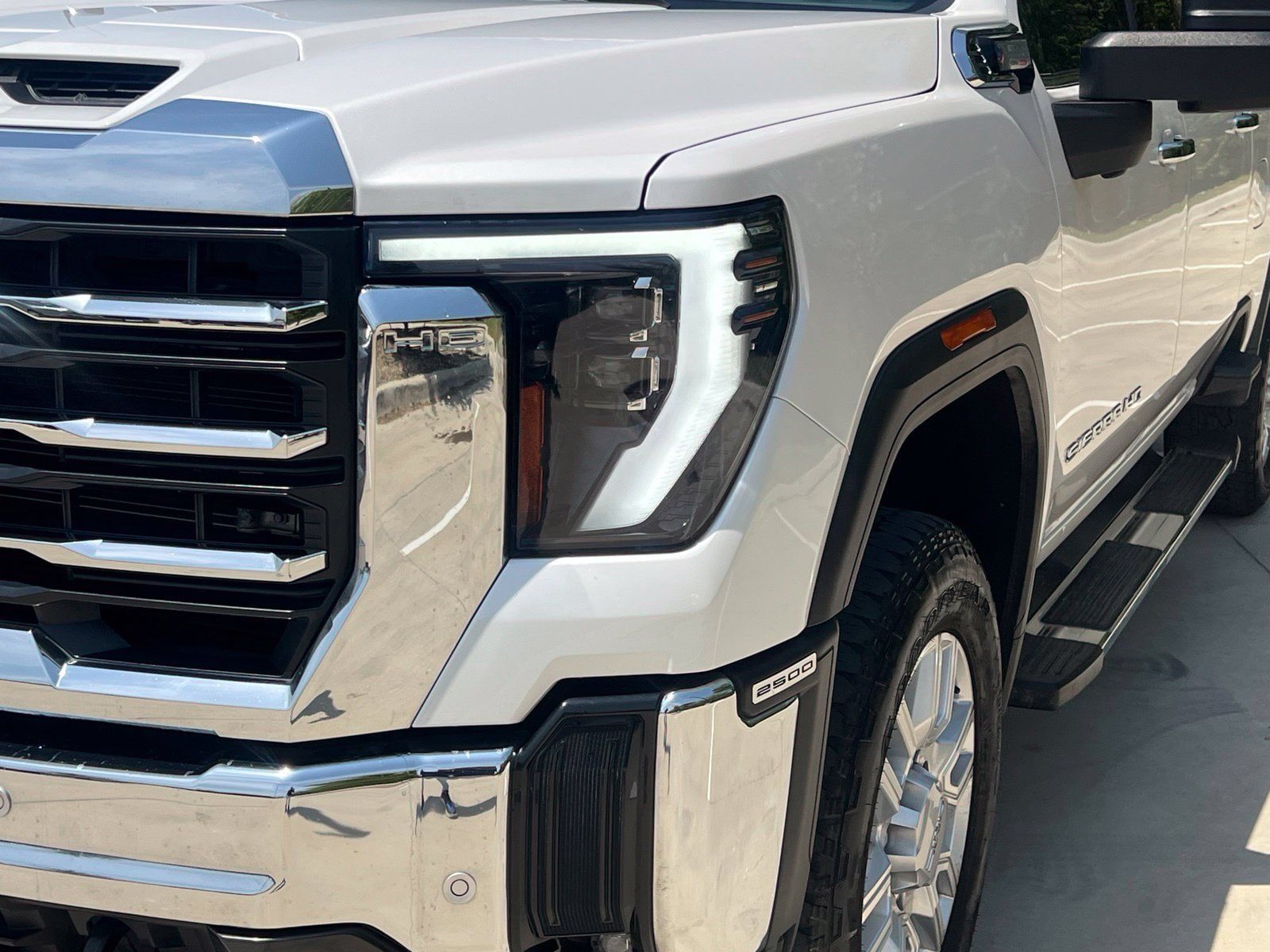 Used 2024 GMC Sierra 2500 SLT w/ Texas SLT Premium Package AWD/4WD image 4