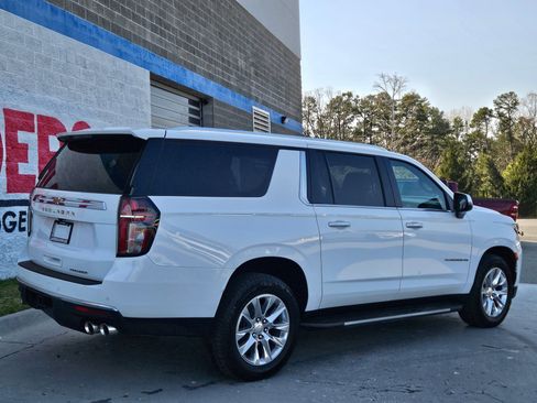 Used 2023 Chevrolet Suburban Premier image 7