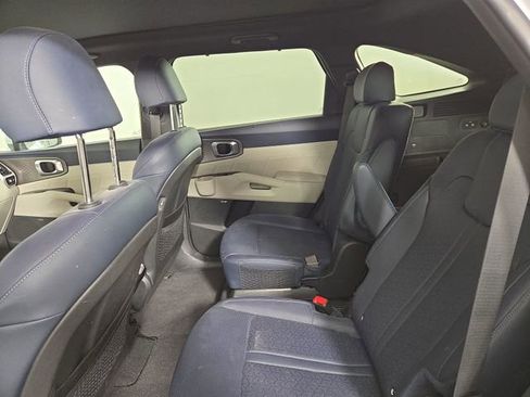 Certified 2023 Kia Sorento SX Prestige image 18
