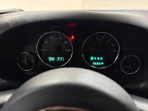 Used 2017 Jeep Wrangler Unlimited Sahara w/ Connectivity Group AWD/4WD image 14
