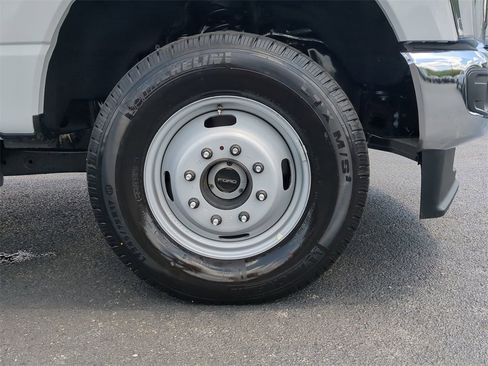 Used 2025 Ford F350 XL w/ XL Chrome Package image 19