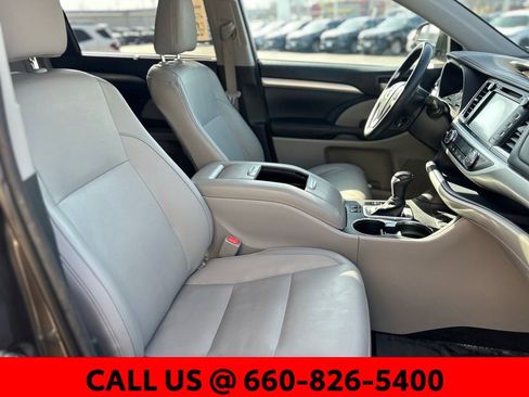 Used 2014 Toyota Highlander XLE image 5