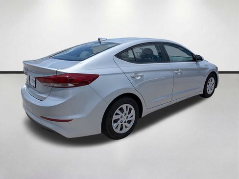 Used 2017 Hyundai Elantra SE FWD image 4