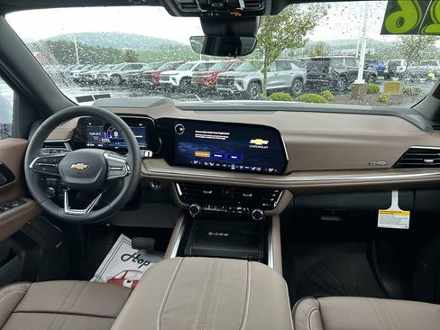 New 2026 Chevrolet Suburban High Country w/ Sun And Tow Package AWD/4WD image 16