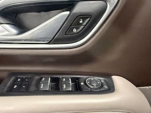 Used 2021 Chevrolet Suburban LT image 30