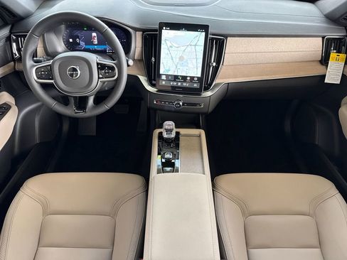 New 2026 Volvo XC90 T8 Plus w/ Protection Package Premier image 12
