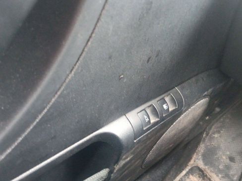 Used 2010 Volkswagen Beetle Coupe FWD image 18