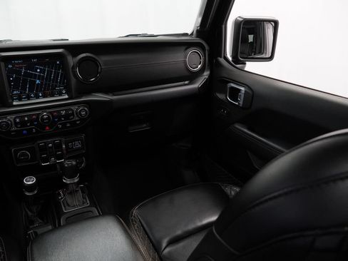 Used 2022 Jeep Wrangler Unlimited Sahara AWD/4WD image 29