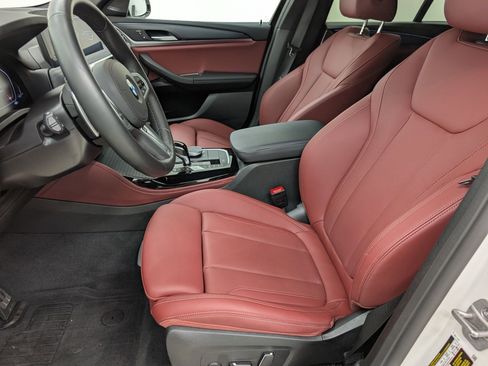 Certified 2025 BMW X4 xDrive30i w/ Premium Package image 5