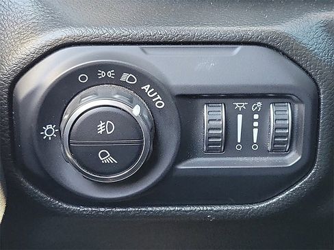 Used 2022 Jeep Gladiator Overland w/ Trailer Tow Package image 12