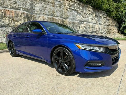 Used 2018 Honda Accord Sport image 11