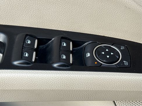 Used 2017 Ford Fusion SE image 20