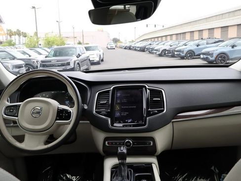 Used 2016 Volvo XC90 T6 Momentum w/ Momentum Plus Package AWD/4WD image 26