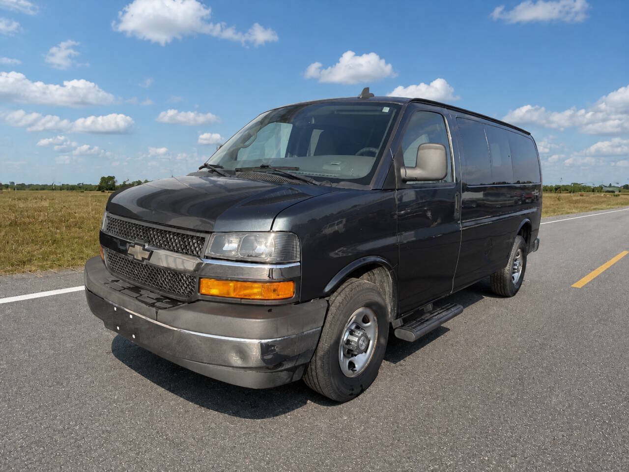 Used 2019 Chevrolet Express 2500 LT w/ LT Preferred Equipment Group RWD image 1