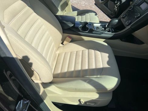Used 2015 Ford Fusion SE image 19