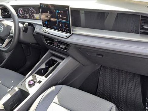 New 2026 Volkswagen Tiguan SE AWD/4WD image 29