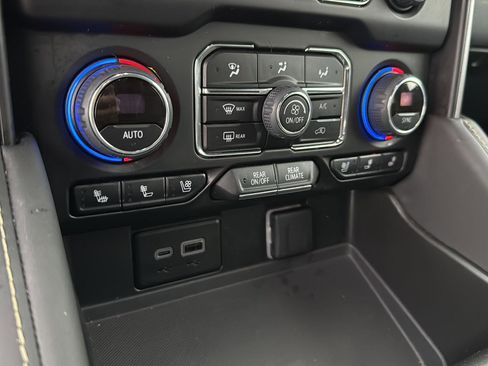 Used 2024 Chevrolet Tahoe Premier image 26