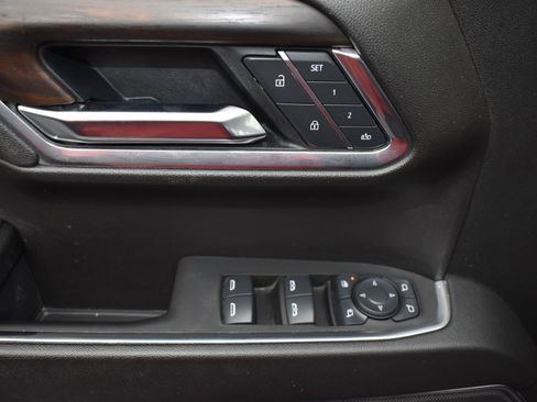 Used 2025 GMC Sierra 1500 SLT image 14