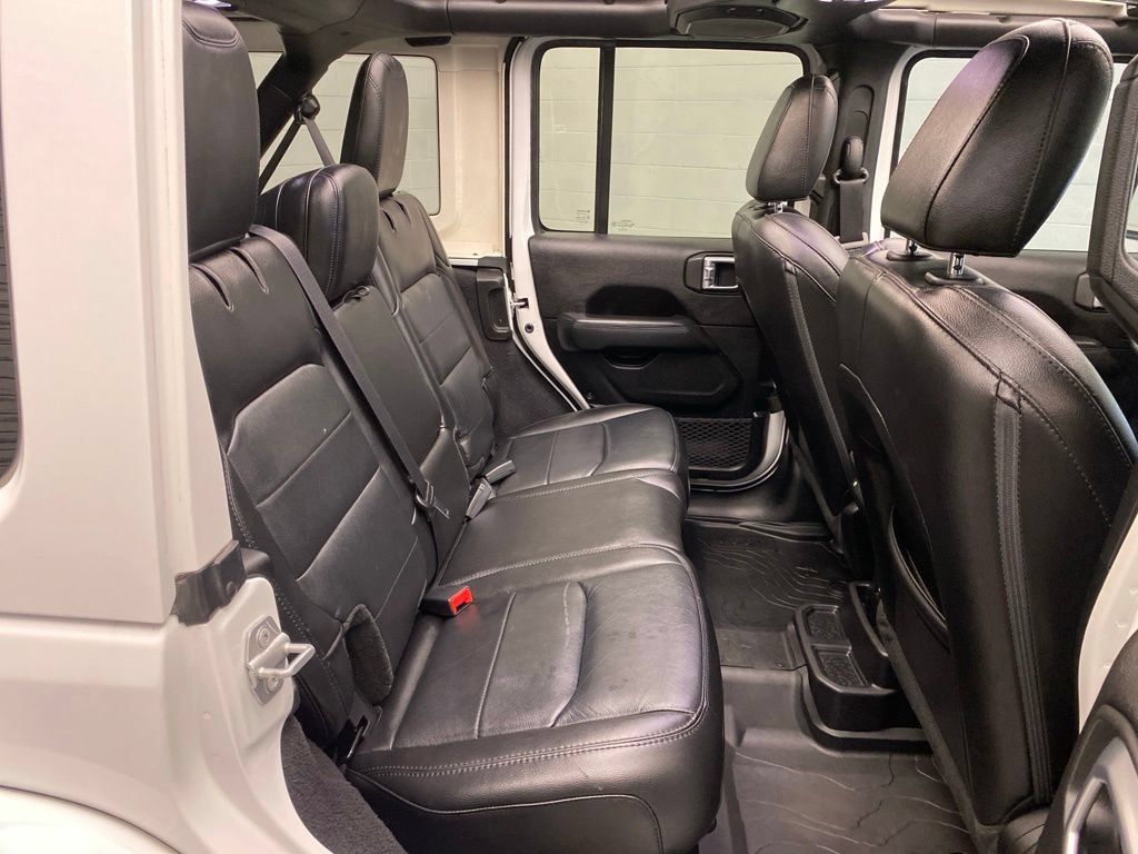 Used 2019 Jeep Wrangler Unlimited Sahara AWD/4WD image 26