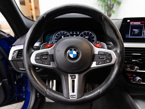 Used 2018 BMW M5 image 9
