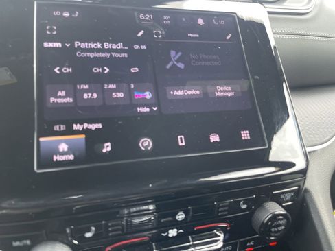 New 2025 Jeep Grand Cherokee Laredo X w/ Luxury Tech Group I image 5