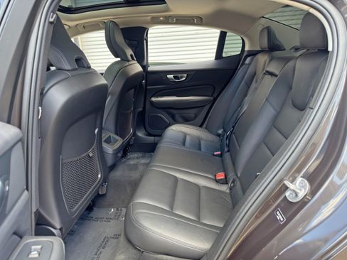 Used 2024 Volvo S60 B5 Plus w/ Climate Package FWD image 41