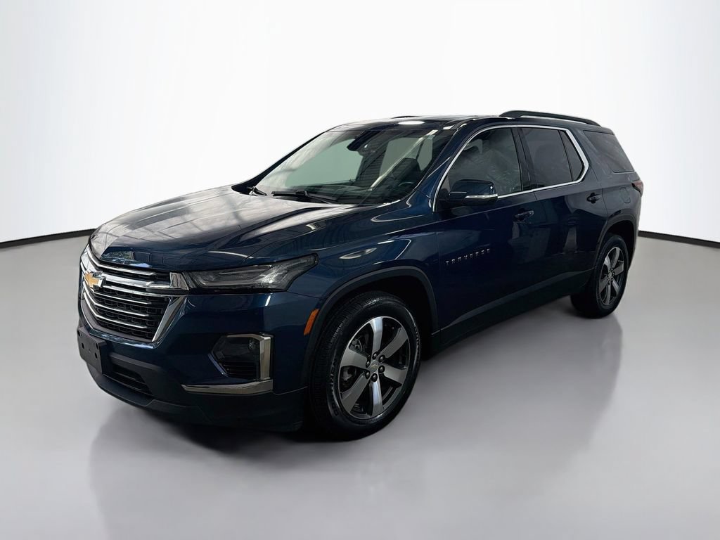 Used 2023 Chevrolet Traverse LT w/ LT Premium Package AWD/4WD image 5