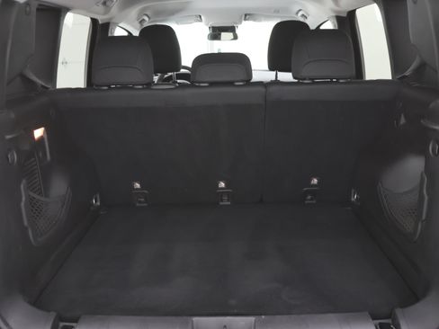 Used 2019 Jeep Renegade Latitude image 24