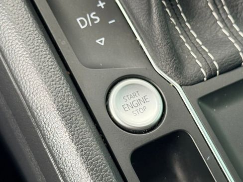 Used 2022 Volkswagen Atlas Cross Sport SE image 7