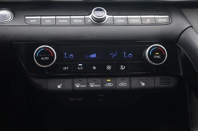 Used 2025 Hyundai Elantra SEL FWD image 15