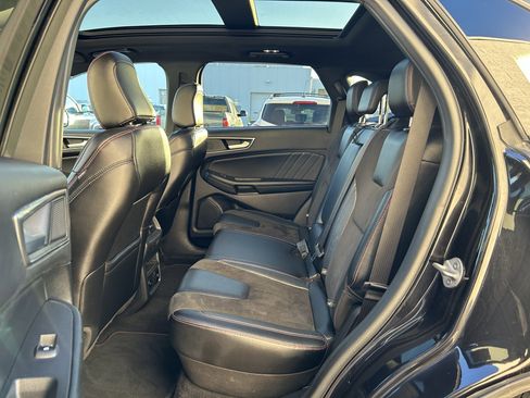 Used 2023 Ford Edge ST w/ Equipment Group 401A image 17